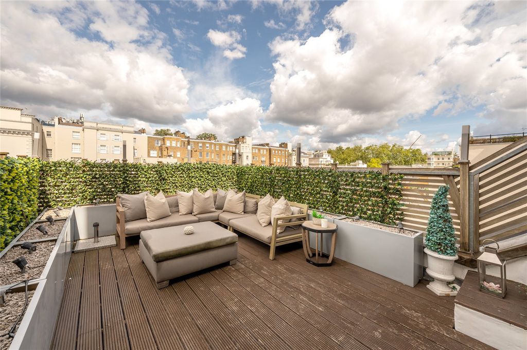 Property photo 2 of 13 Terrace