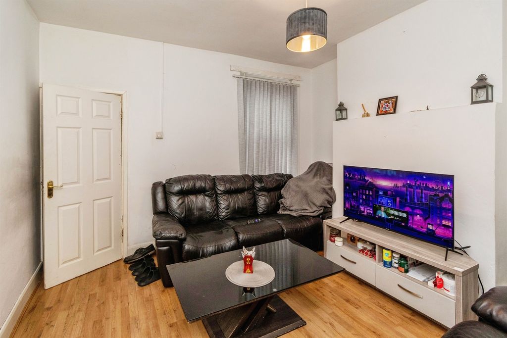 Property photo 3 of 12