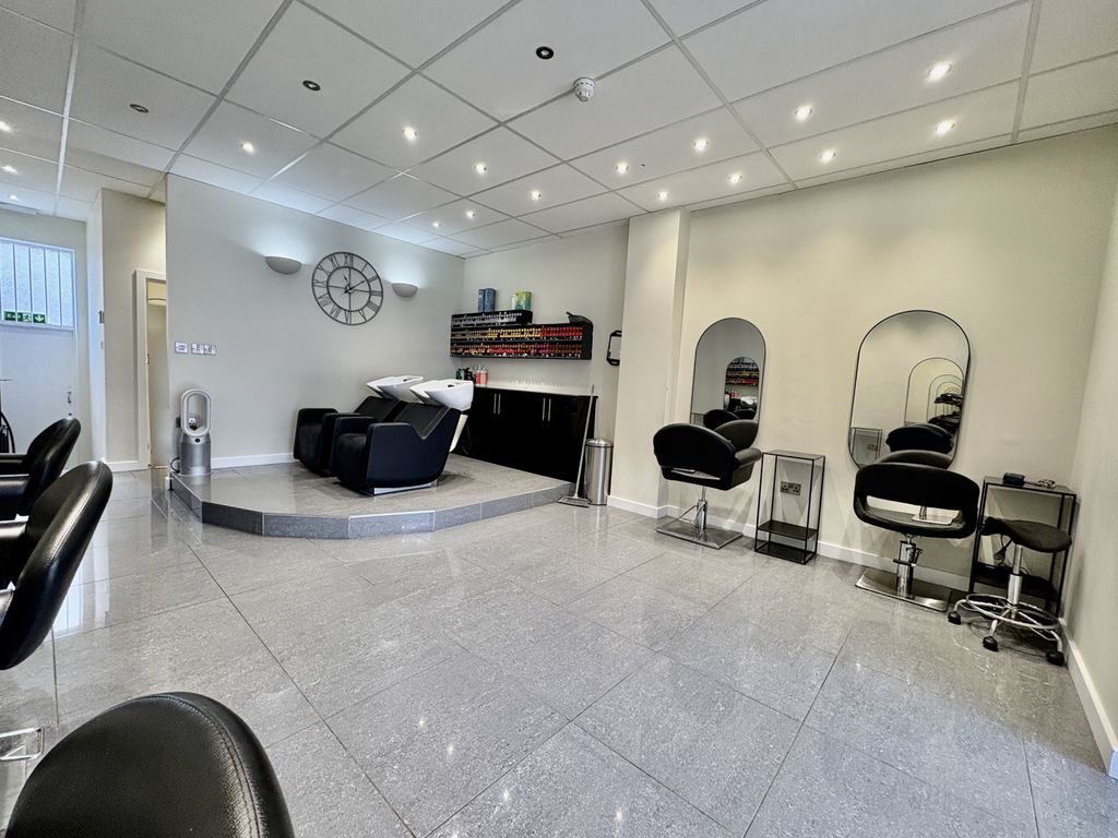 Property photo 2 of 7 Gallery