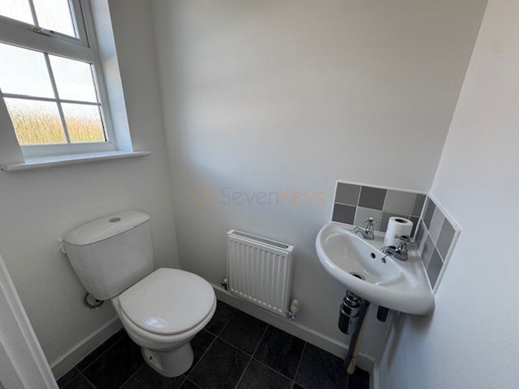 Property photo 2 of 9 5 Simonside Road WC