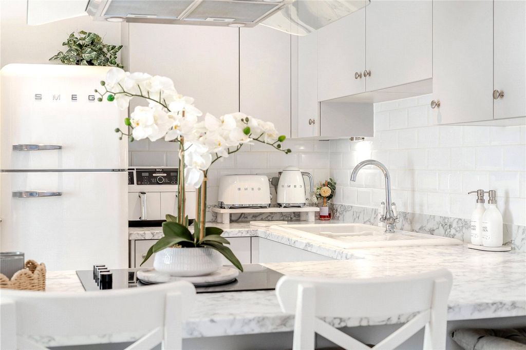 Property photo 3 of 17 Picture No. 02