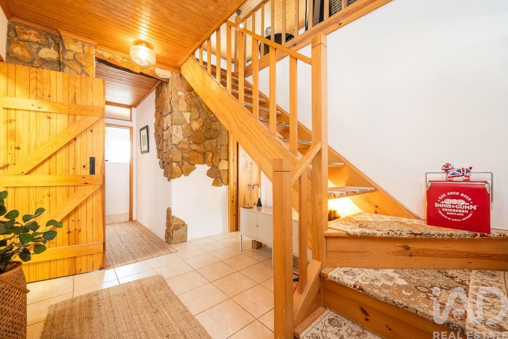 Property photo 2 of 40