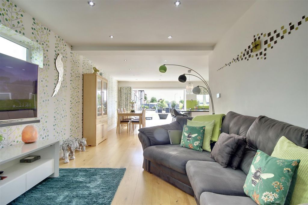 Property photo 2 of 27 5E42Ec65-0DC2-4Cef-A72C-0D7D86516C16_1_201_A.Jpeg