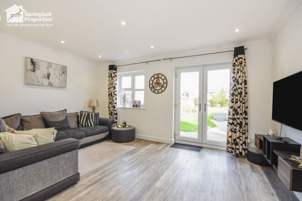 Property photo 3 of 21 Image 2