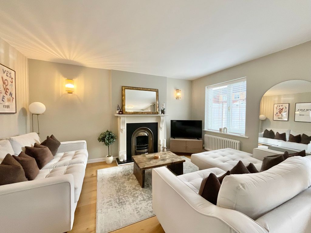 Property photo 2 of 26