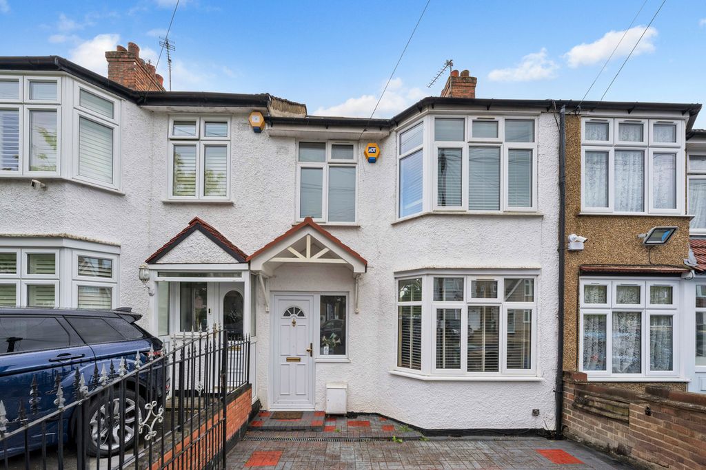 Property photo 2 of 17