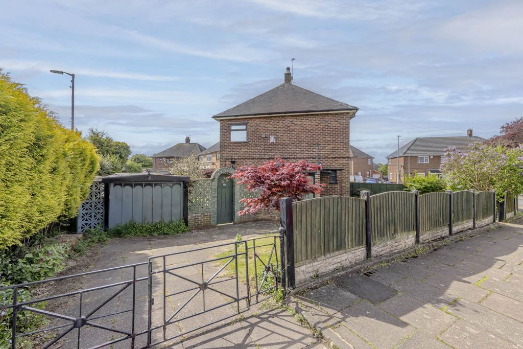 Property photo 2 of 25