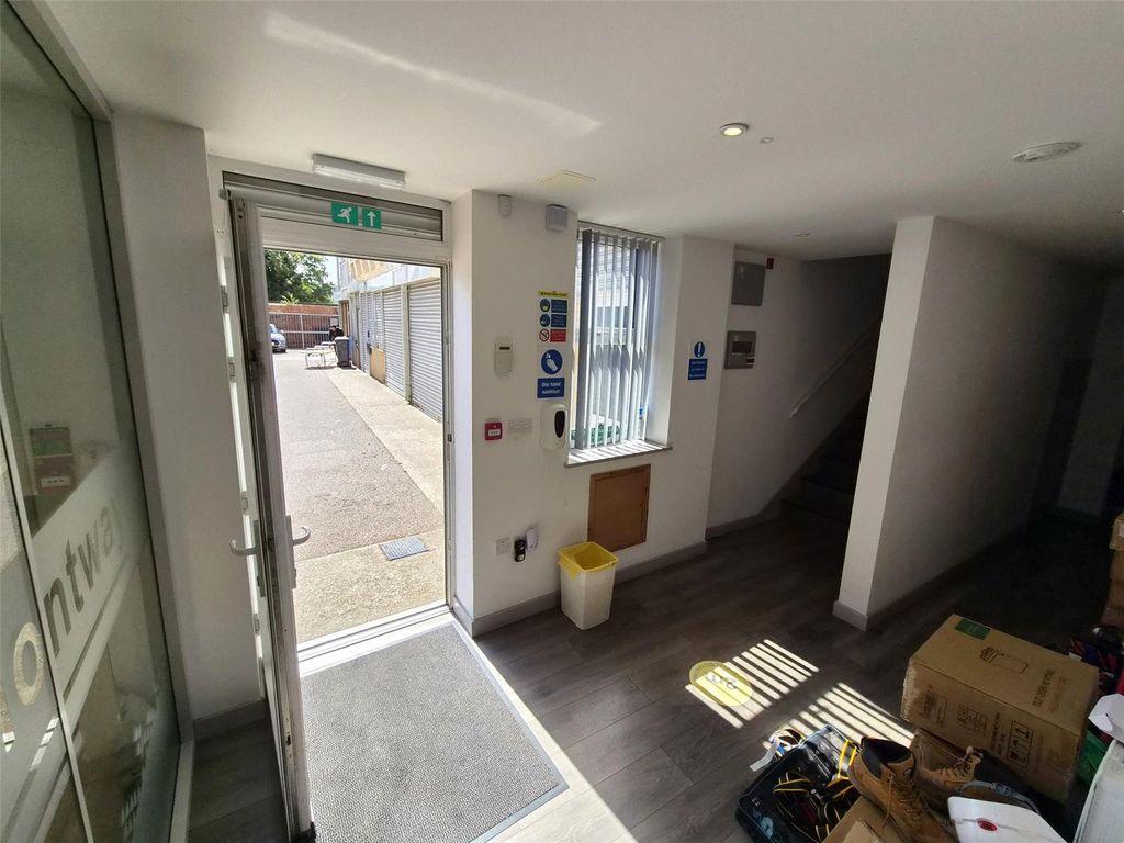 Property photo 2 of 8 Picture No. 06