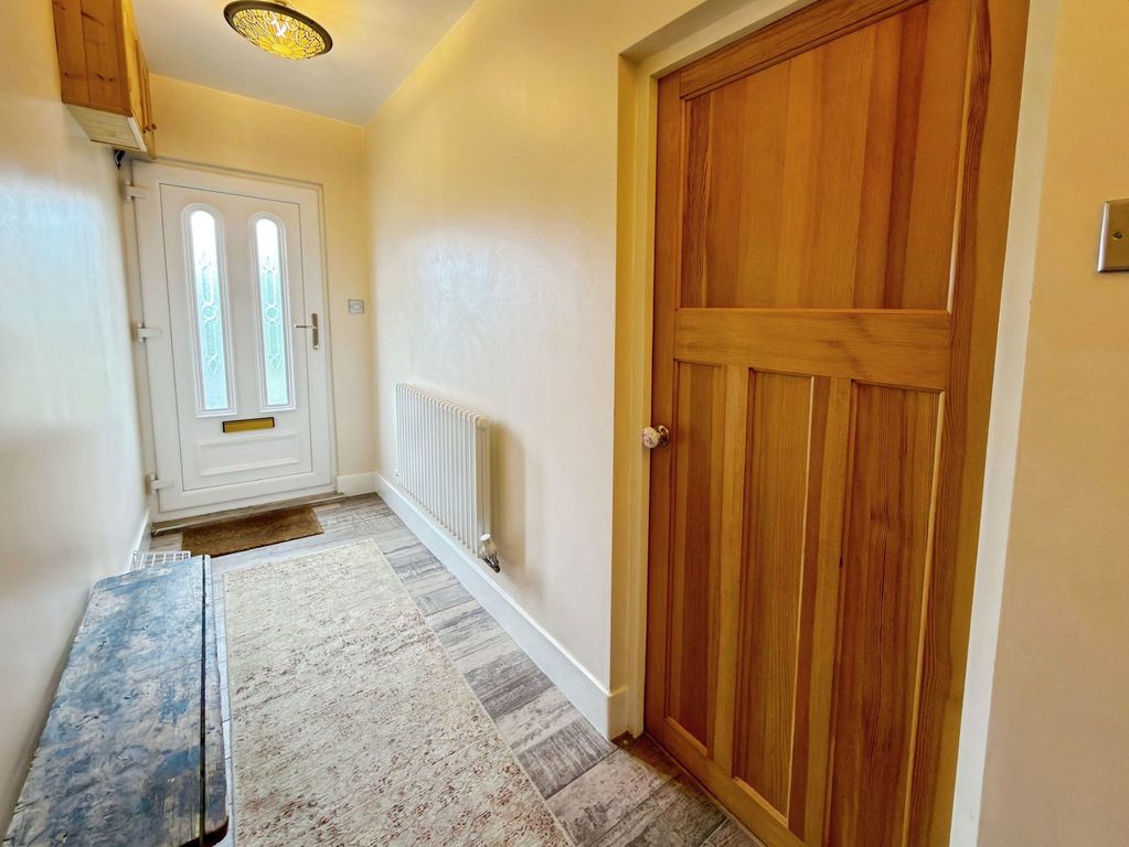 Property photo 2 of 28