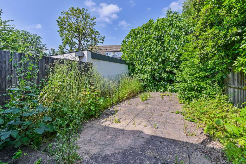 Property photo 3 of 19