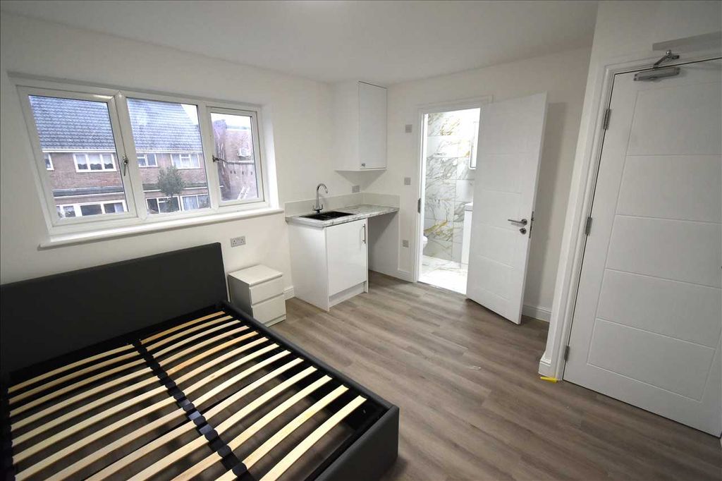 Property photo 1 of 5 Main Picture