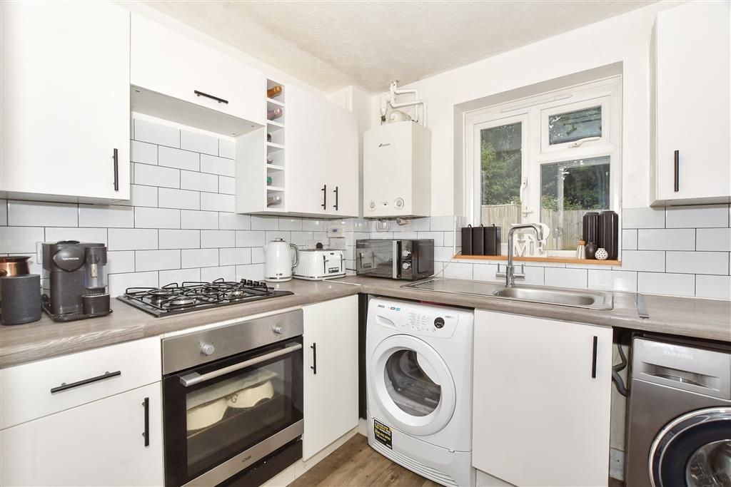 Property photo 1 of 8 Kitchen