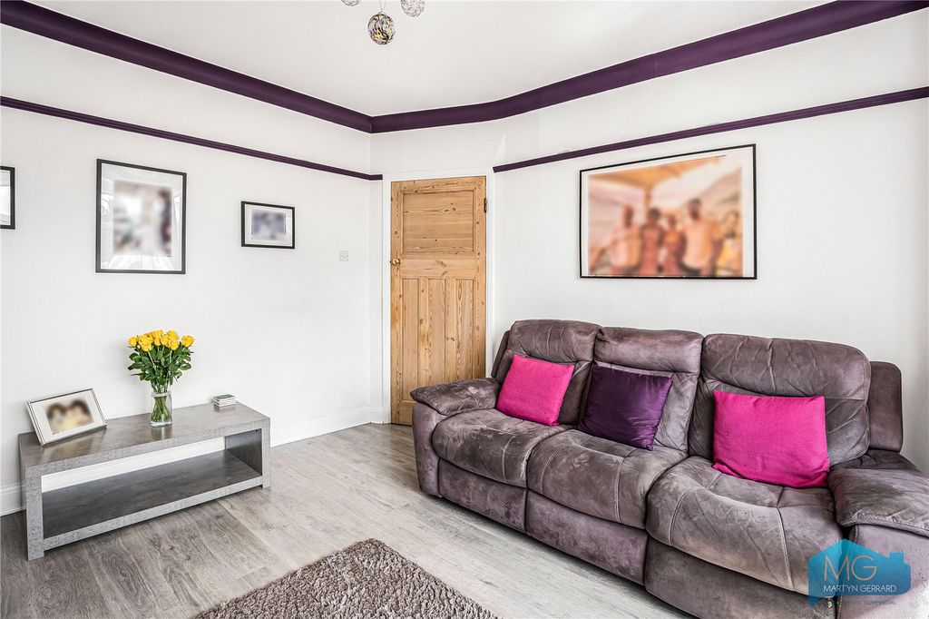 Property photo 3 of 24 Picture No. 05