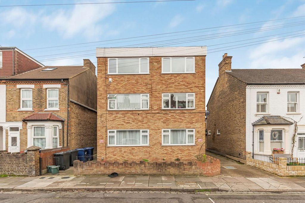 Property photo 1 of 6