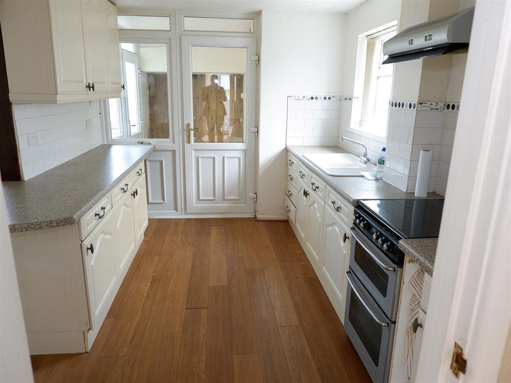 Property photo 2 of 11 Kitchen.Jpg
