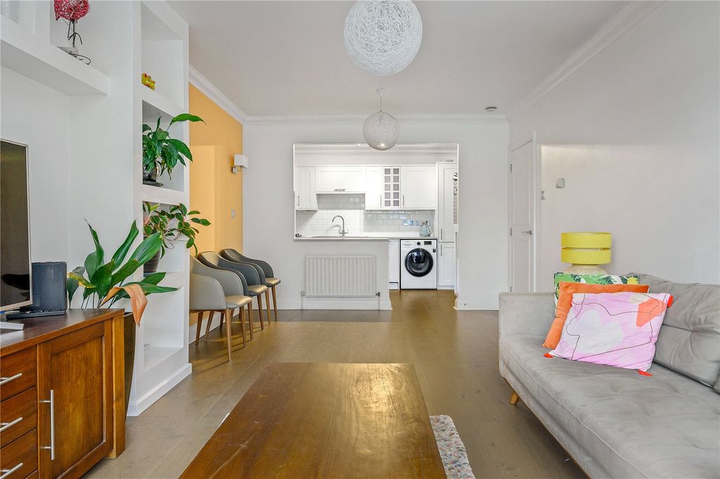 Property photo 3 of 12 Sitting Room