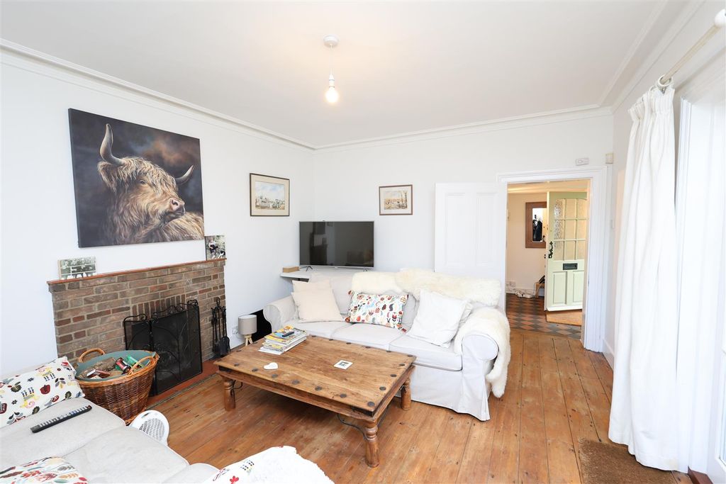 Property photo 2 of 24 Living Room