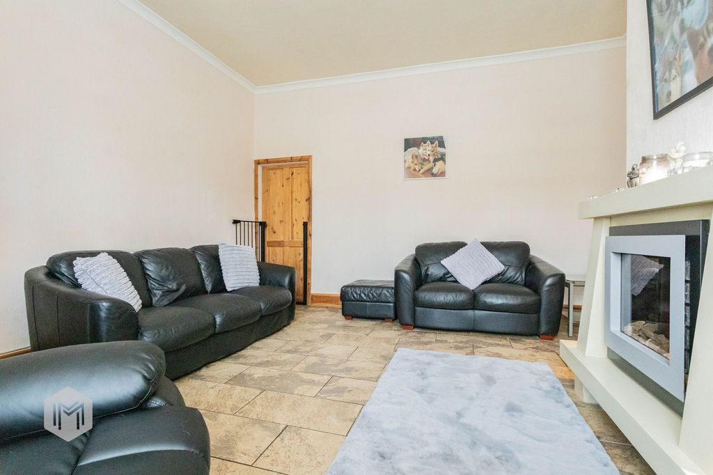 Property photo 3 of 21