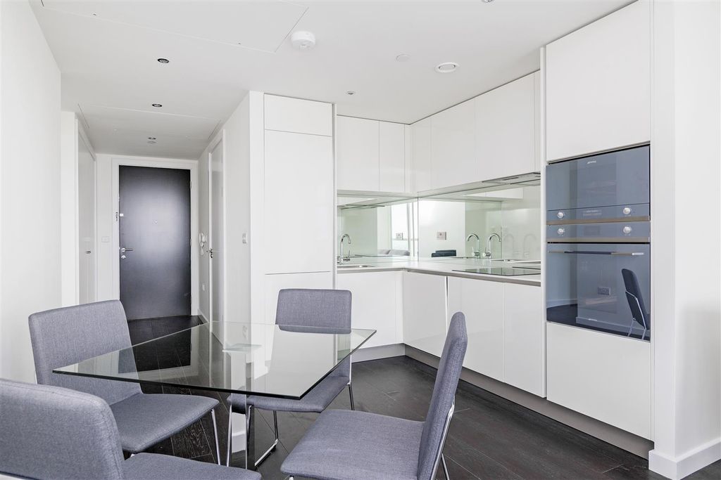 Property photo 2 of 17 Kitchen & Dining Are