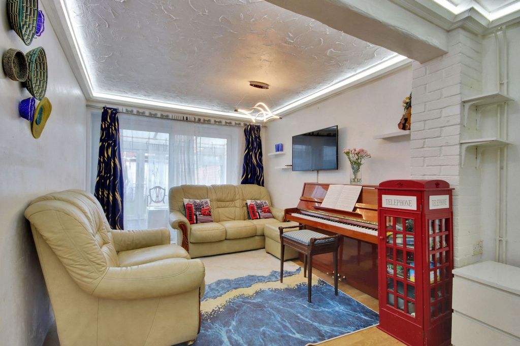 Property photo 3 of 16