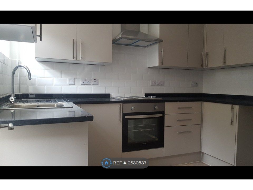 Property photo 2 of 4 Kitchen