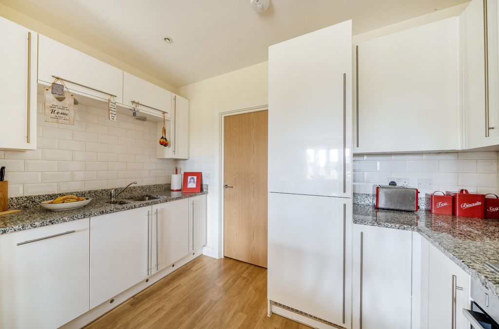 Property photo 3 of 16 1335006-11-68949F...