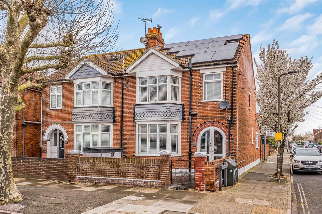 Property photo 1 of 28 105 Kirby Road, Copnor-Small-Porticomarketing-Sold