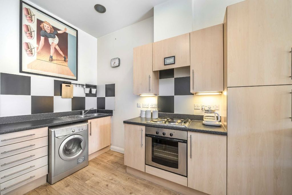 Property photo 2 of 5