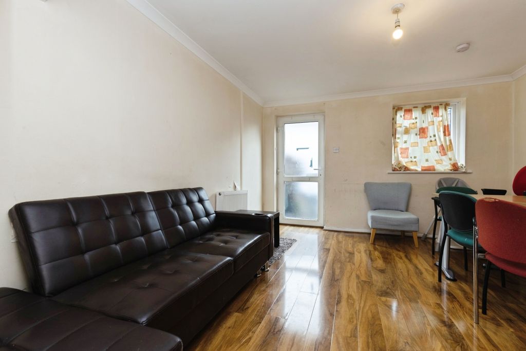 Property photo 2 of 8 Image 1