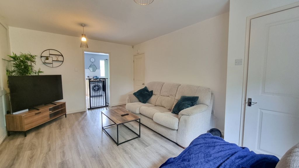 Property photo 3 of 11