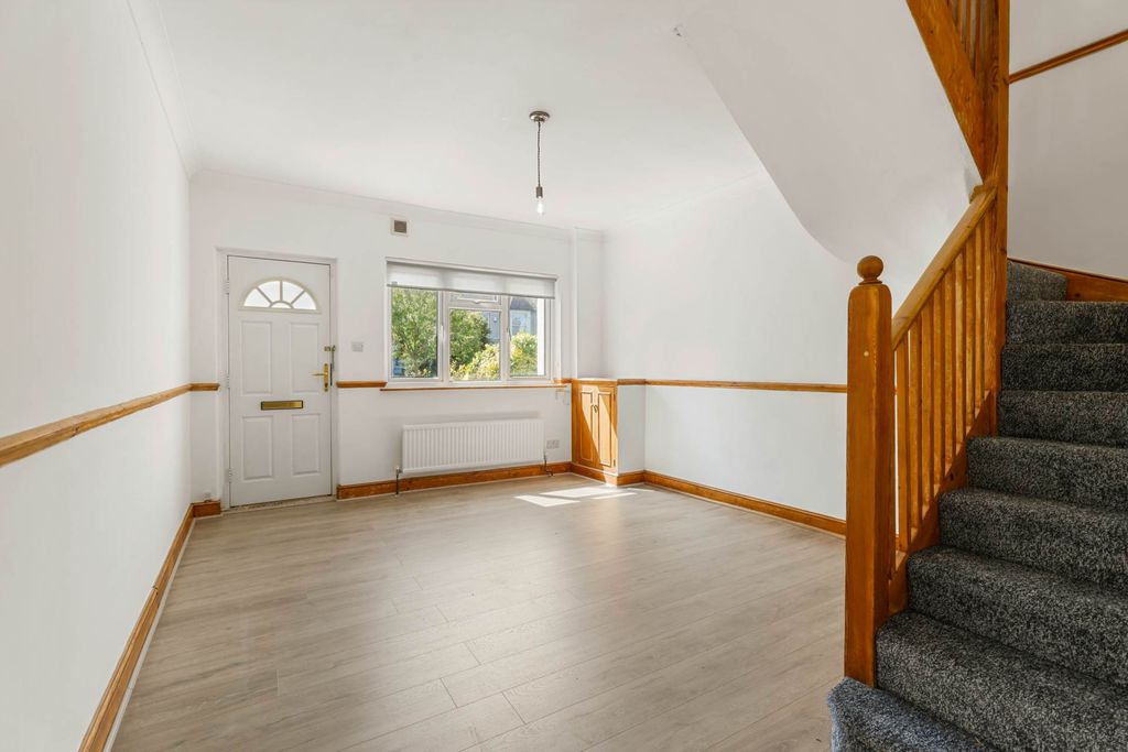 Property photo 3 of 24