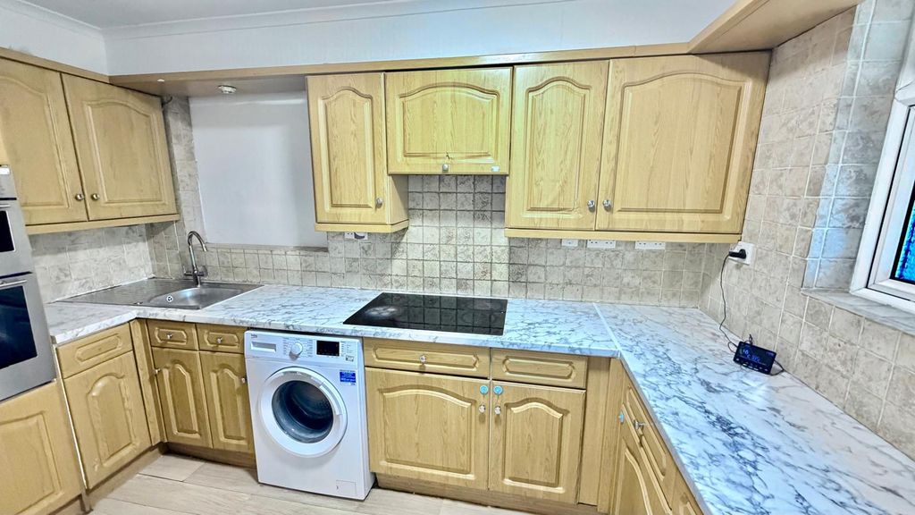 Property photo 2 of 15 Whatsapp Image 2026-04-07 At 16.19.43 (1).Jpeg