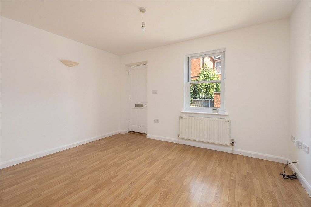 Property photo 2 of 20 Picture No. 12