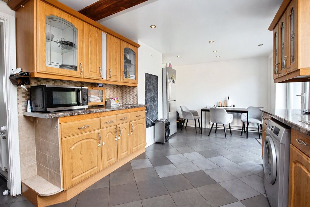 Property photo 3 of 22 Kitchen Dining Room