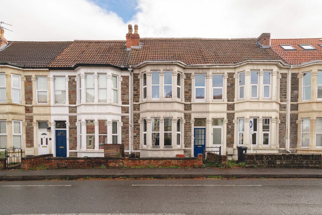 Property photo 3 of 24 3