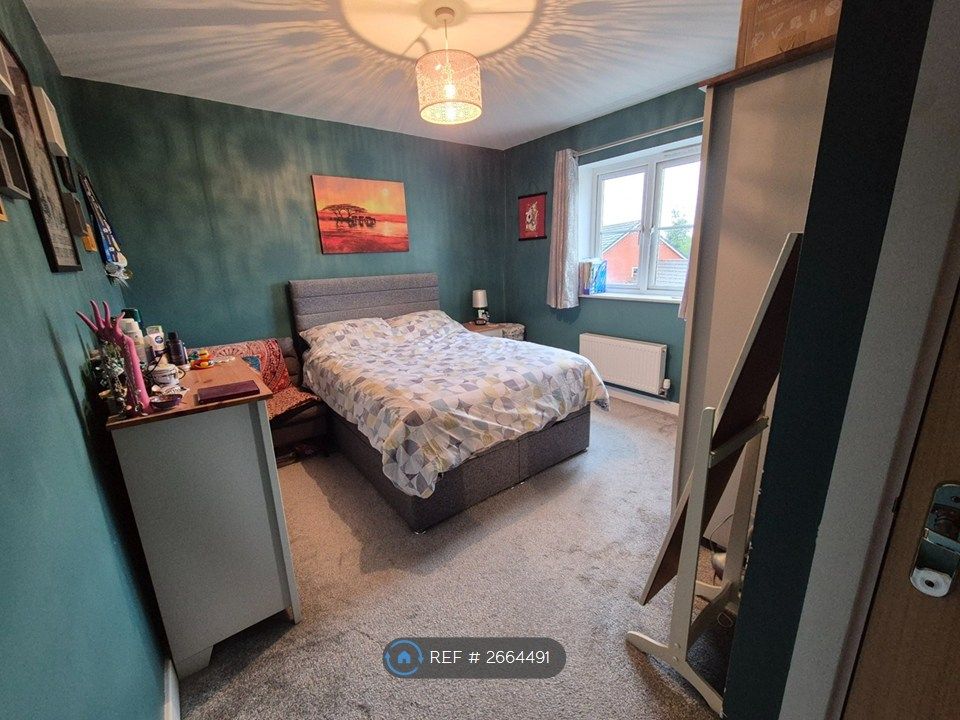 Property photo 2 of 7 Master Bedroom