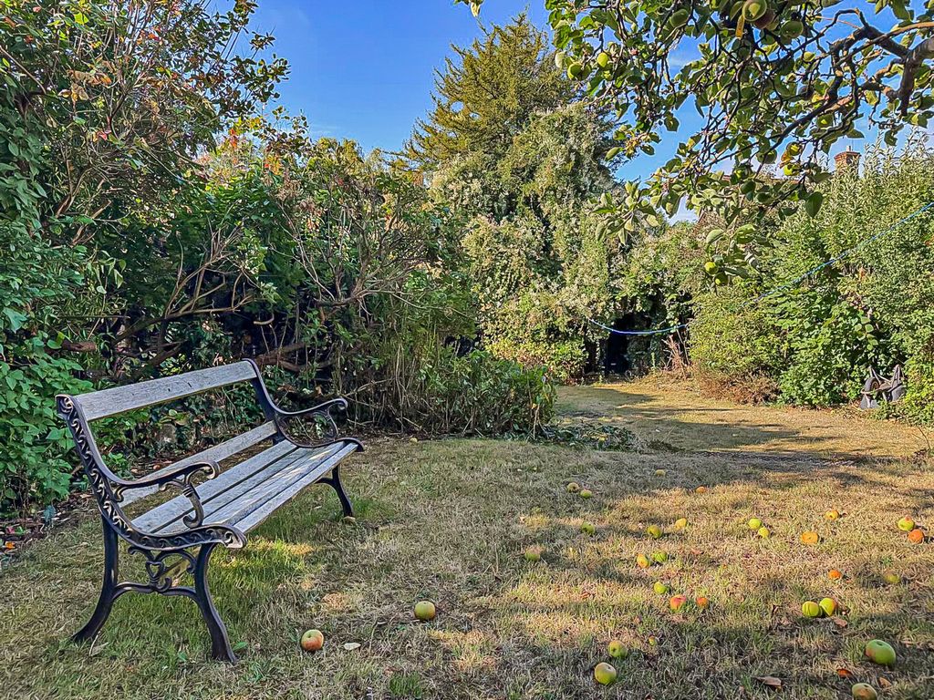Property photo 3 of 27