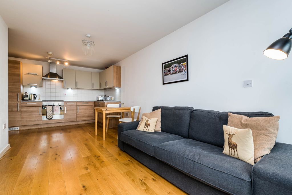 Property photo 1 of 6