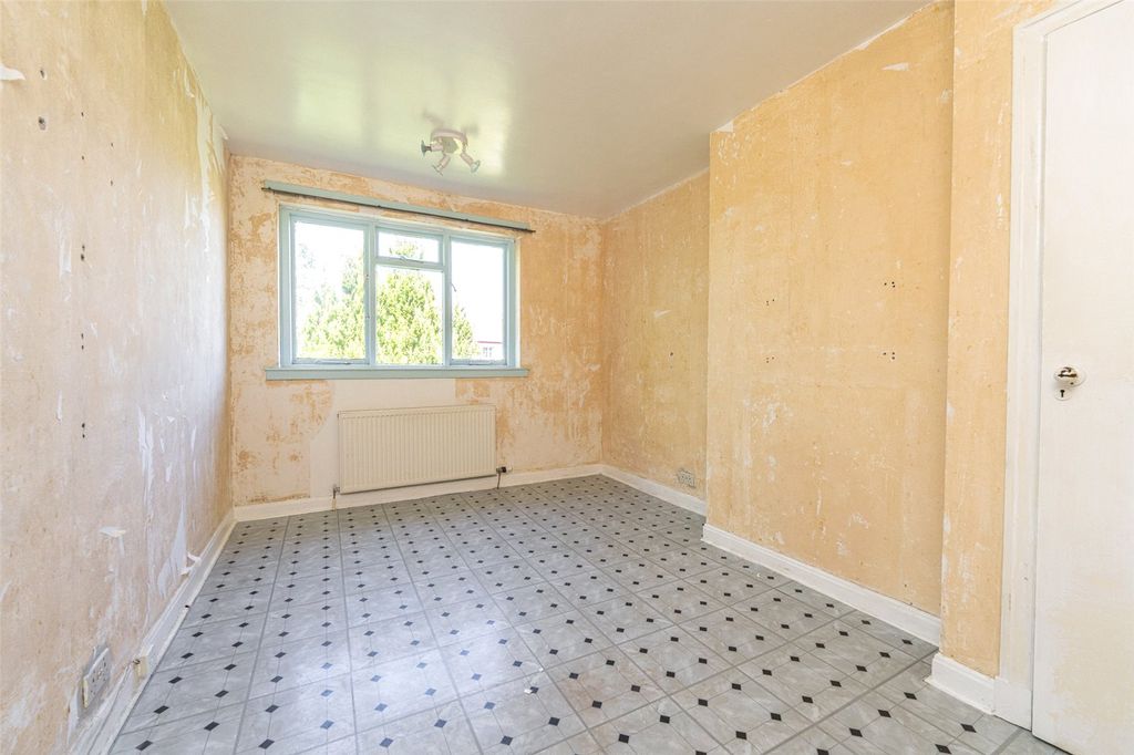 Property photo 3 of 18 Bedroom 1