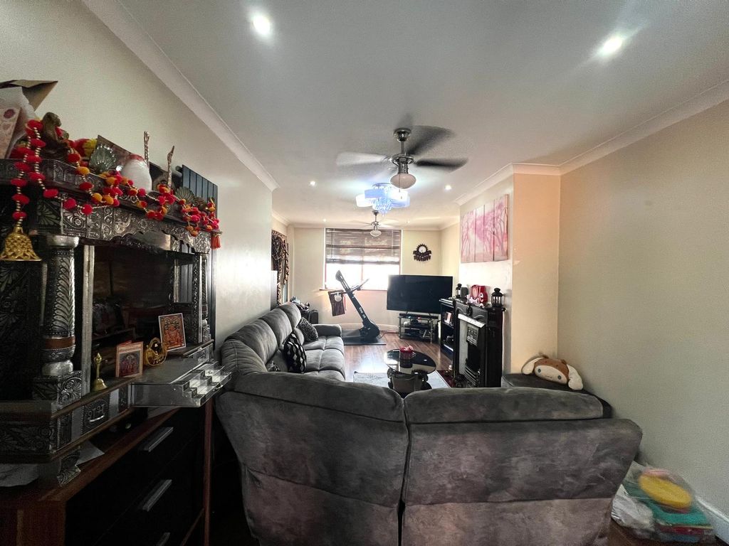 Property photo 2 of 11