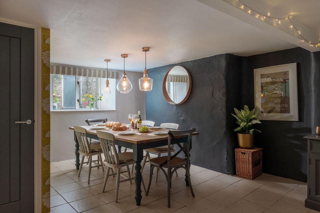 Property photo 2 of 18 Clifton House, Strete