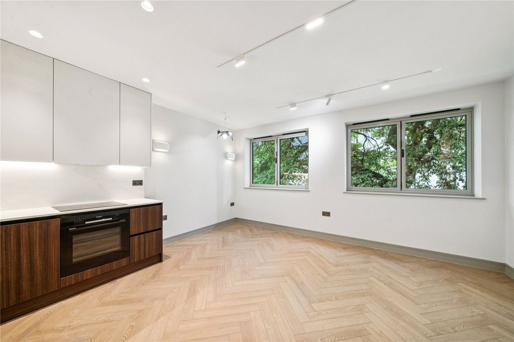 Property photo 3 of 11 Picture No. 02