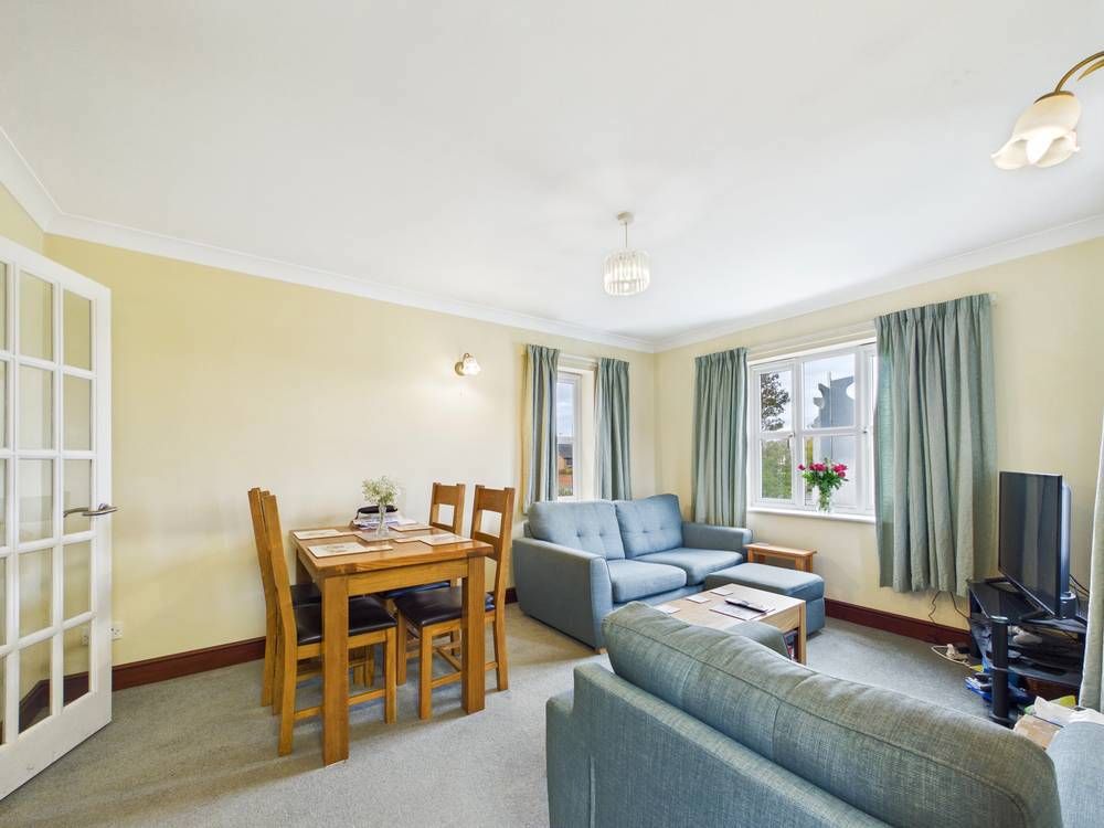 Property photo 3 of 7 Giraffe360-Still005