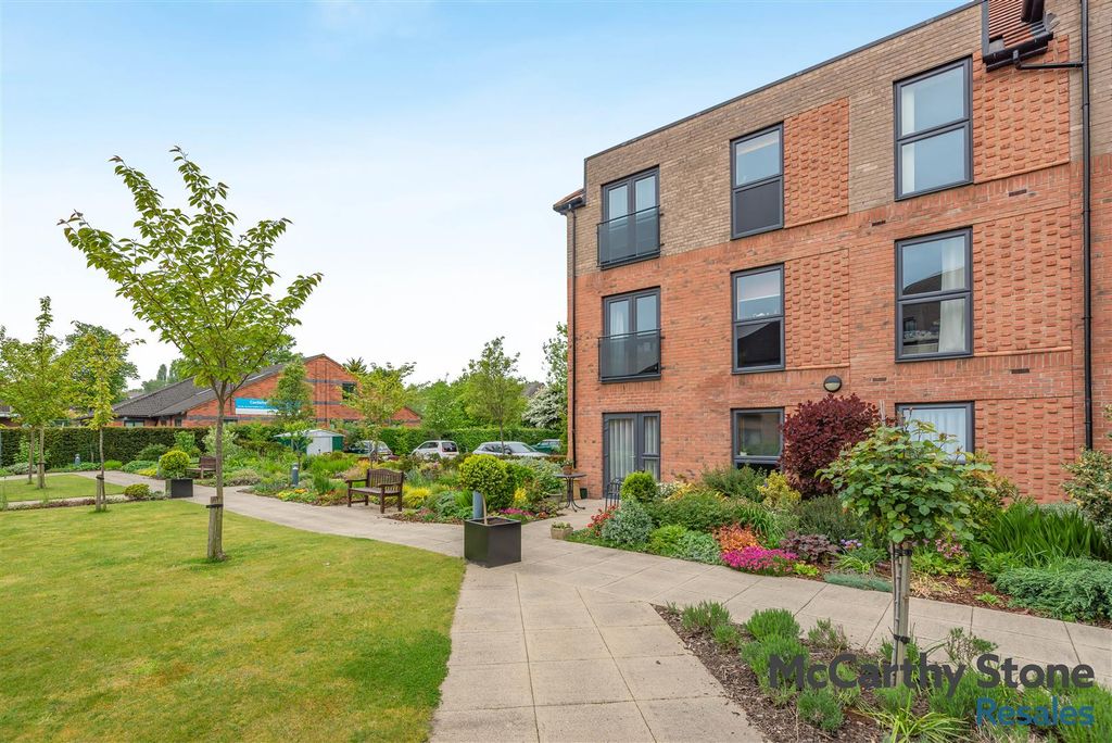 Property photo 1 of 25 8691039-Exterior05.Jpg