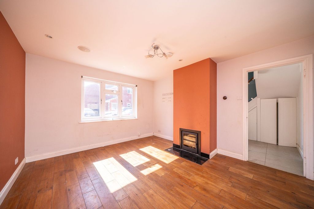 Property photo 2 of 22