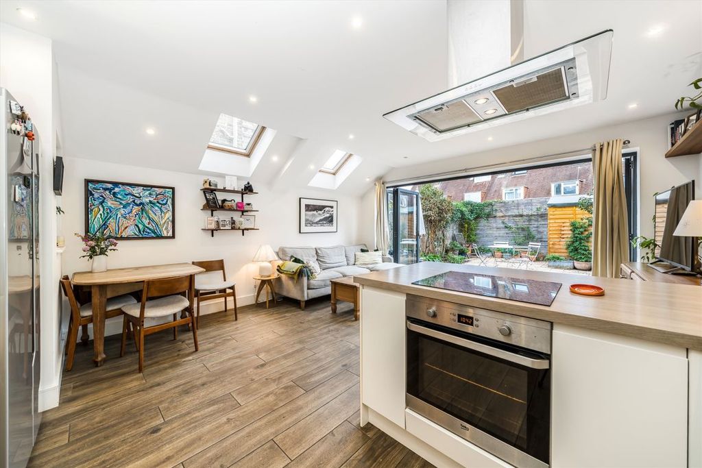 Property photo 1 of 6