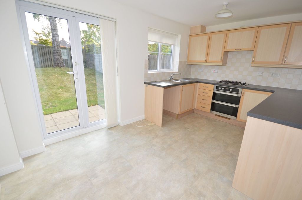 Property photo 2 of 8 Kitchen