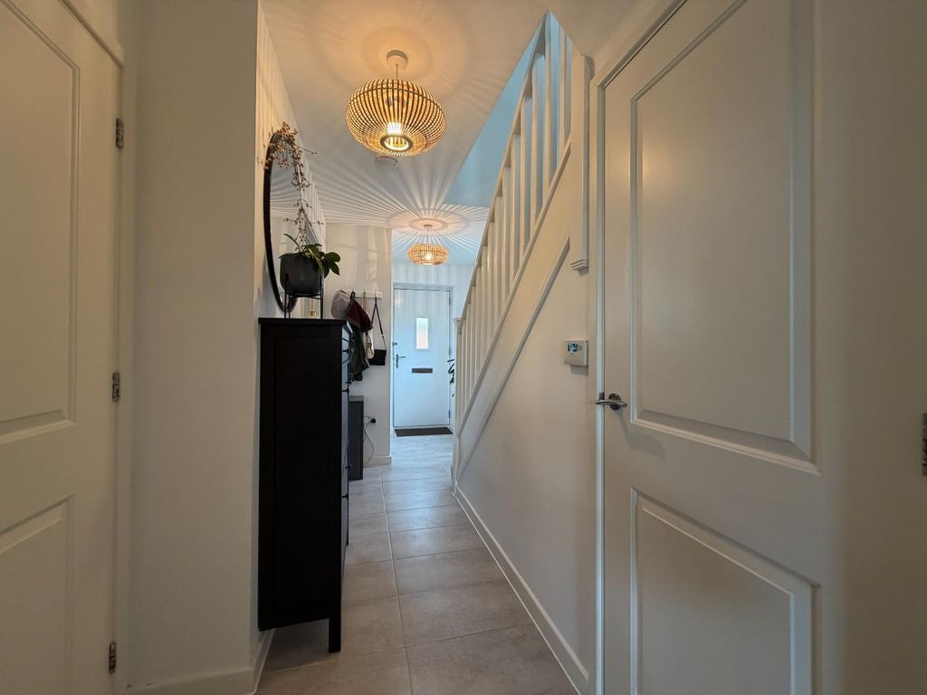 Property photo 2 of 14 Entrance Hallway
