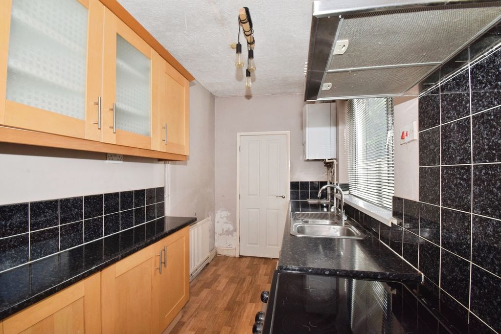Property photo 2 of 16 Kitchen
