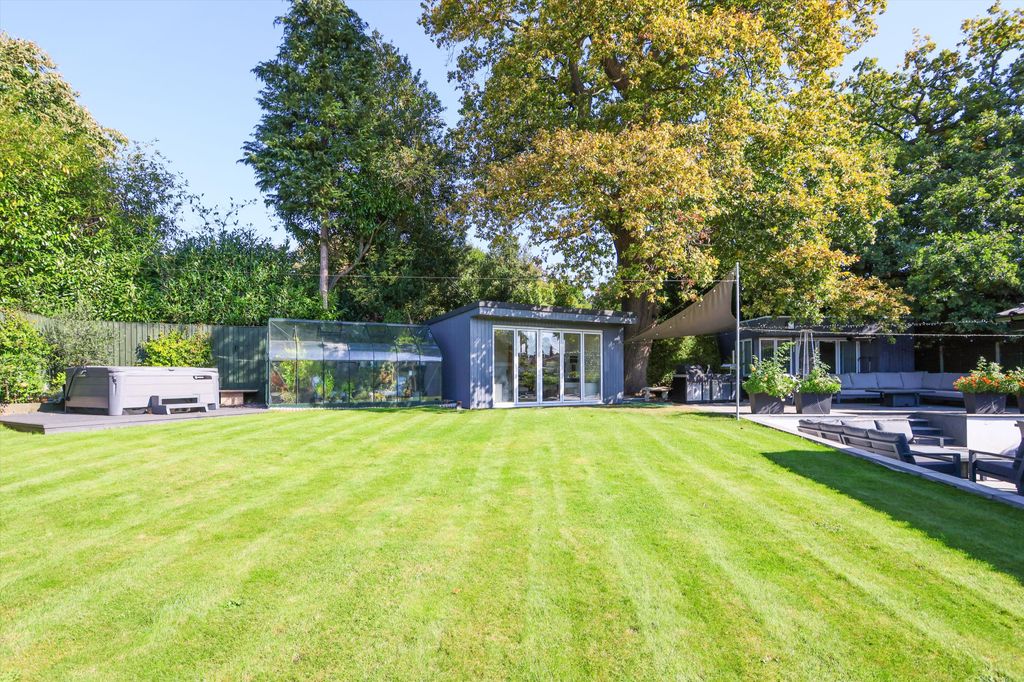 Property photo 2 of 24 Image